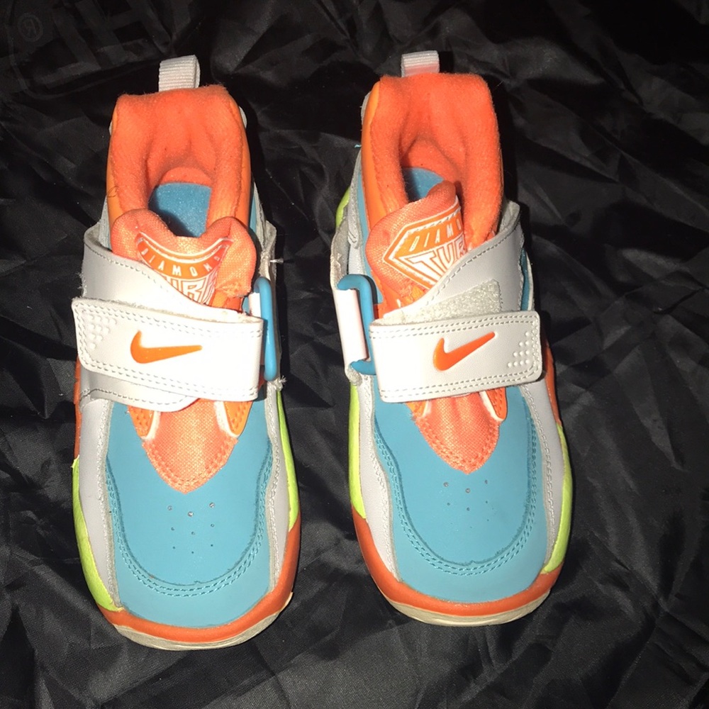 Nike Diamond Turf shoes 9c Toddler Worn Once Uno